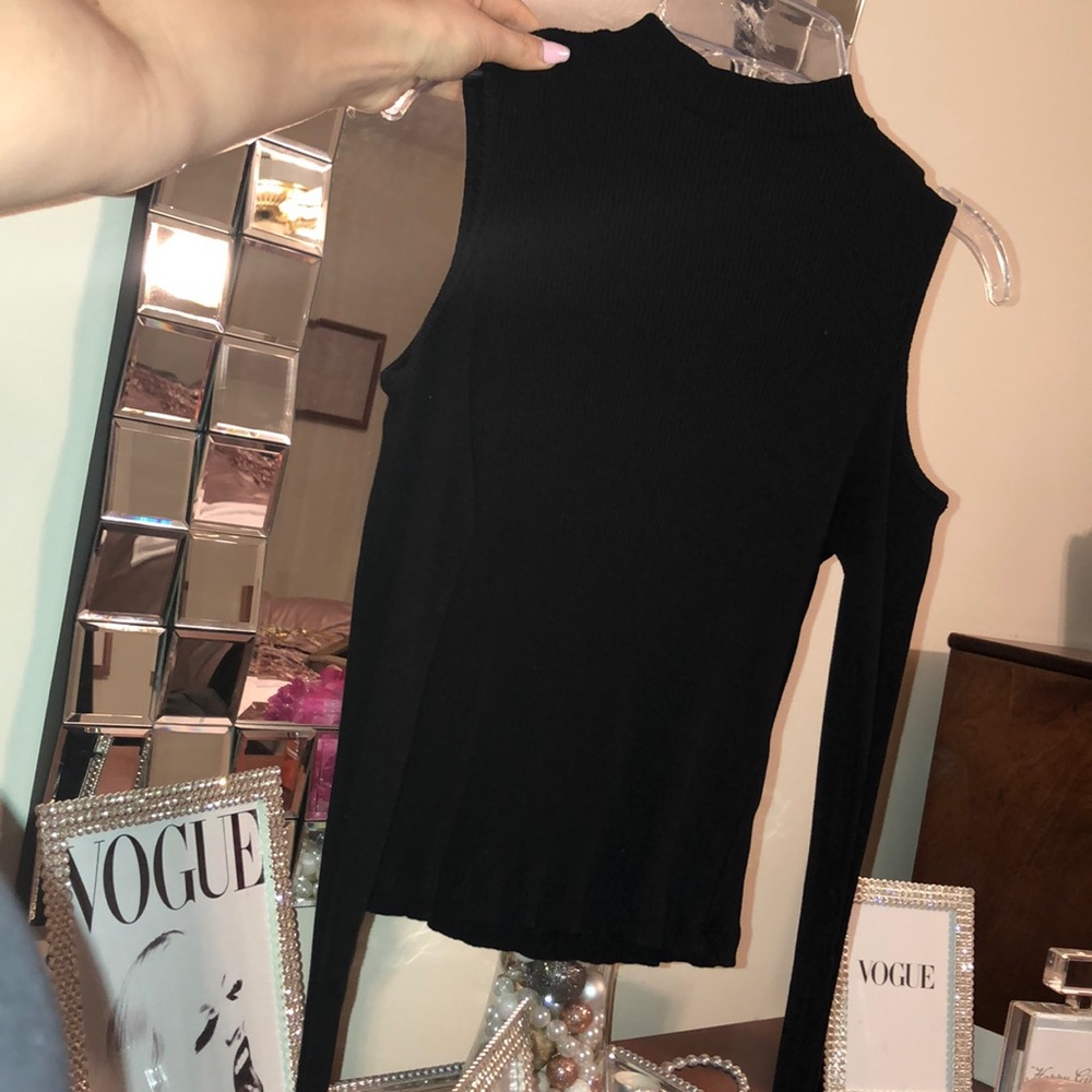 H&M Black Open-Shoulder Top
